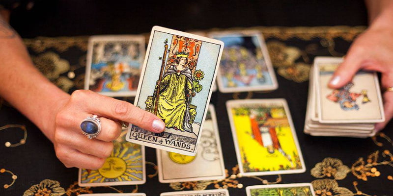 Bài Tarot là gì? Nguồn gốc của bộ bài đến từ đâu